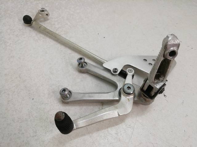 ESTRIBERA-DELANTERA-IZQUIERDA  YAMAHA R6 RJ03 88,2 (2001)