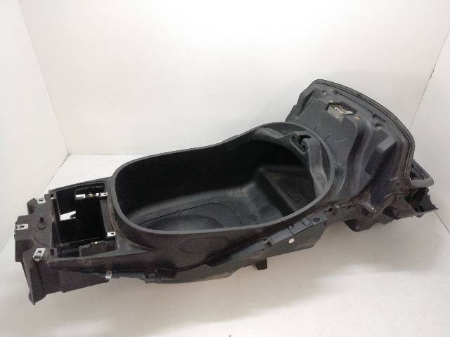 MALETERO-ASIENTO  PIAGGIO X8 200 13,8 (2004)