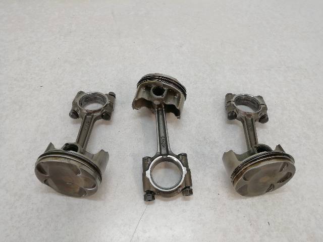 PISTON  YAMAHA R1 1000 CARBURACION 110,3 (2001)