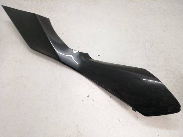 CHAPA-BAJO-ASIENTO-DERECHA  HONDA FORZA 250 ABS NSS250A 16 (2010)
