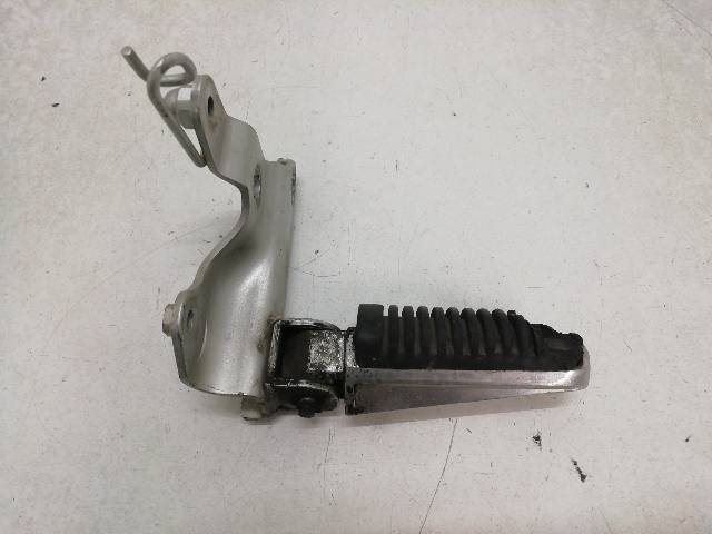 POSAPIE-DERECHO-TRASERO  YAMAHA T-MAX 500 XP 500 ABS 32,6 (2005)
