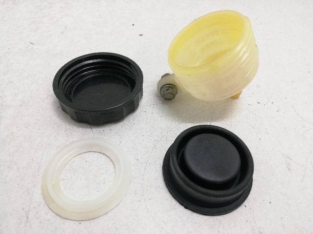DEPOSITO-LIQUIDO-BOMBA-FRENO-TRASERA  HONDA CBR 600 F F4 (2000)