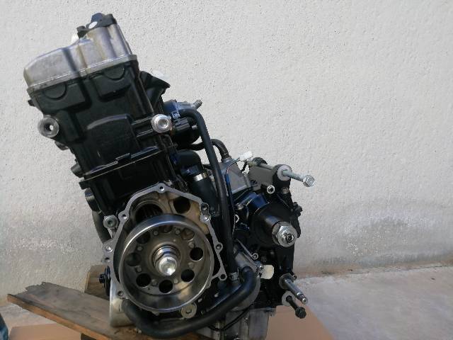 MOTOR  SUZUKI GSR 600 72 (2007)