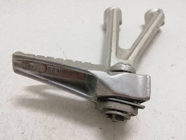 ESTRIBERA-TRASERA-DERECHA  HONDA CB 650 R RH02 35 (2022)