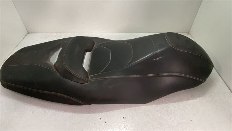 ASIENTO-PILOTO  YAMAHA X-MAX 300 (2021)
