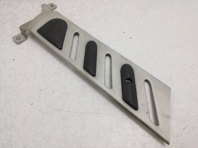 EMBELLECEDOR-CHASIS-DERECHO  BMW F 650 CS SCARVER K14 37 (2002)