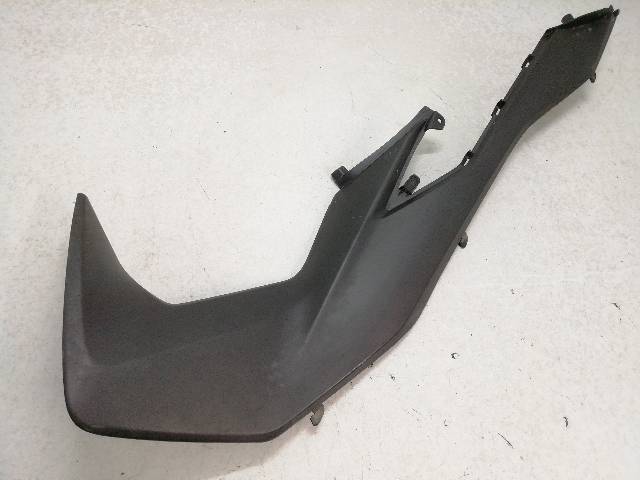 CHAPA-BAJO-ASIENTO-IZQUIERDA  HONDA FORZA 350 NSS350A 21,50 (2022)