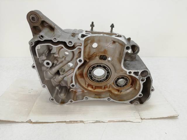 CARTER-DERECHO-MOTOR  SUZUKI BURGMAN 250 2003-2006 (AN250) (2005)