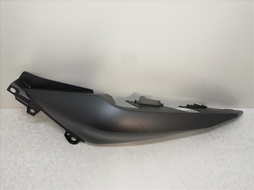 CHAPA-TRASERA-IZQUIERDA  YAMAHA X-MAX 300 400 (2018)
