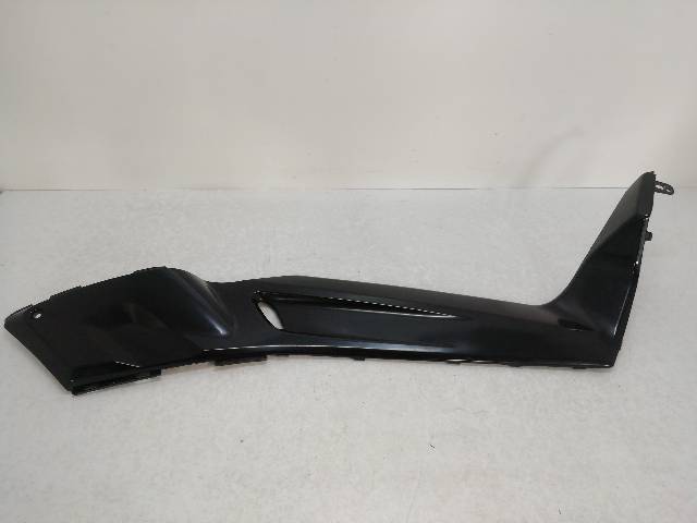 CHAPA-BAJO-ASIENTO-DERECHA  YAMAHA X-MAX 125 (2007)