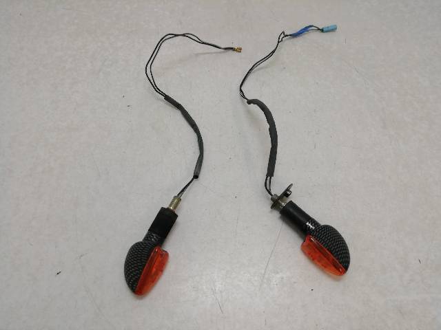 INTERMITENTES-TRASEROS  HONDA CBR 900 RR SC44 929 108 (2001)