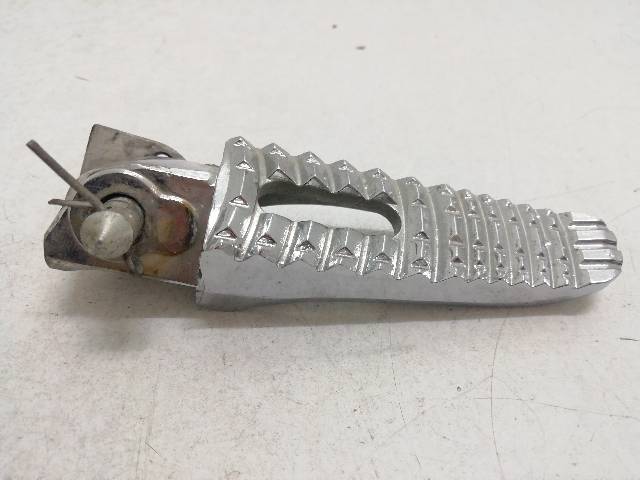 POSAPIE-IZQUIERDO-TRASERO  WOTTAN STORM 125 SY125T-9C 5,63 (2018)