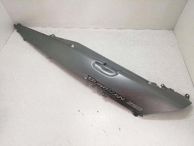 CHAPA-TRASERA-IZQUIERDA  SUZUKI BURGMAN 250 AN250 16,9 (2007)