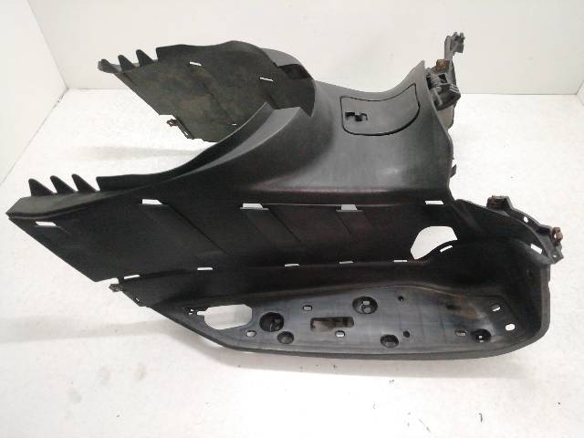 PLASTICO-CHAPA-SUELO  YAMAHA X-MAX 250 (YP250R SG16) 15 (2009)