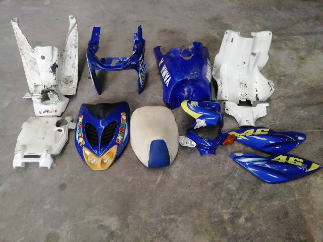JUEGO-COMPLETO-CARENADOS  YAMAHA AEROX 50 YQ50 3,15KW (2000)