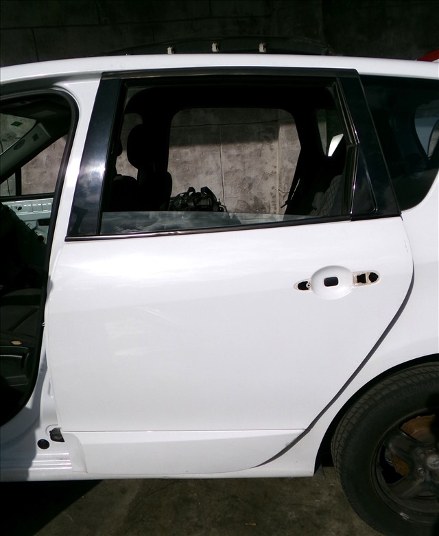 Puerta Trasera Izquierda