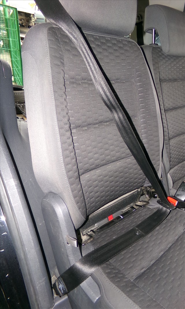 Cinturon Trasero Derecho