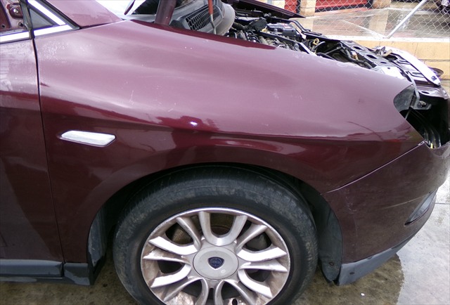 Aleta Delantera Derecha