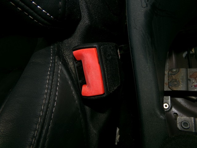 Enganche Cinturon Delantero Derecho