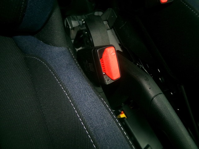 Enganche Cinturon Delantero Derecho