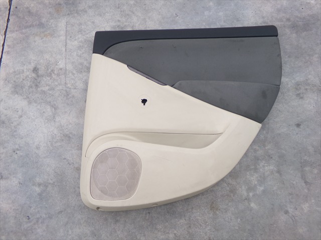 Guarnecido Trasero Derecho