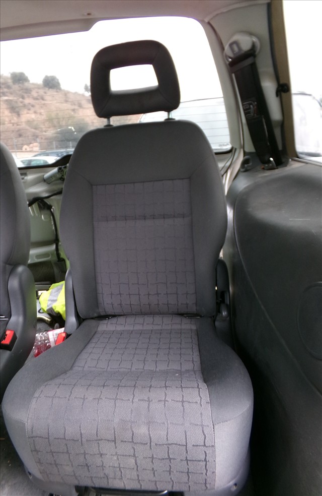 Asiento Trasero Izquierdo Tercera Fila