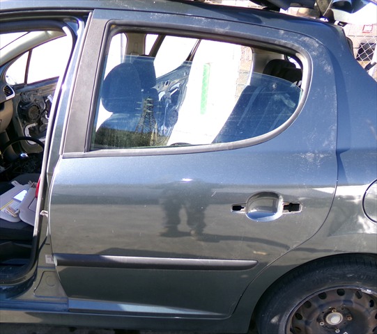 Puerta Trasera Izquierda