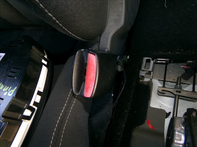 Enganche Cinturon Delantero Derecho