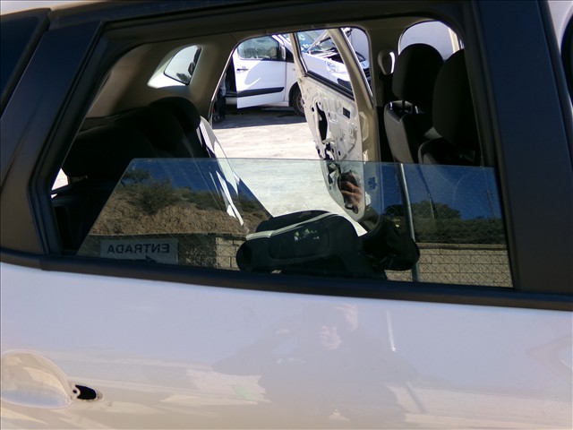 Cristal Puerta Trasera Derecha