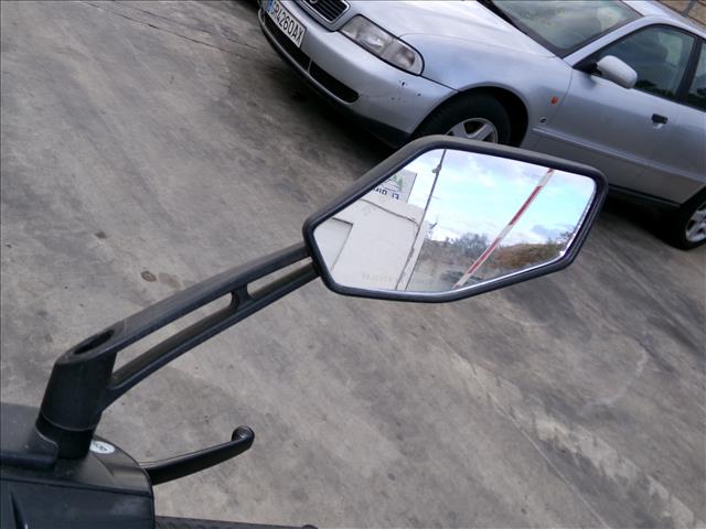 Retrovisor Derecho