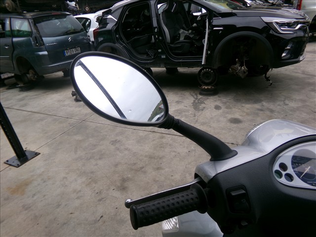Retrovisor Izquierdo