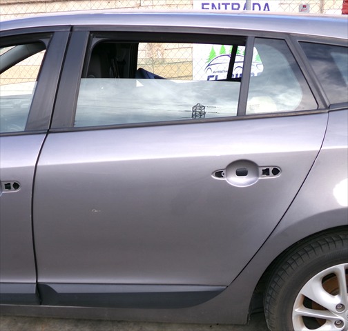 Puerta Trasera Izquierda