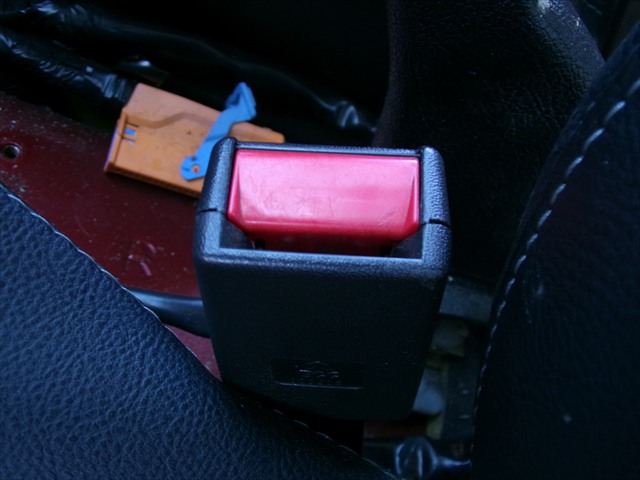 Enganche Cinturon Delantero Izquierdo