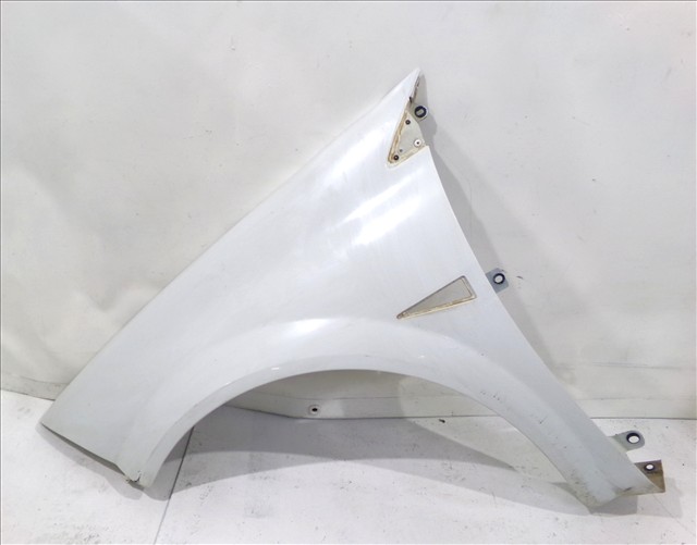 Aleta Delantera Izquierda