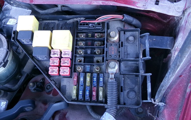 Caja Reles y Fusibles