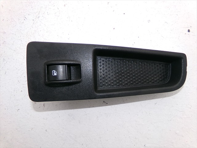 Botonera Elevalunas Delantera Derecha