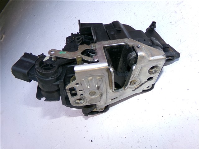 Cerradura Delantero Izquierda