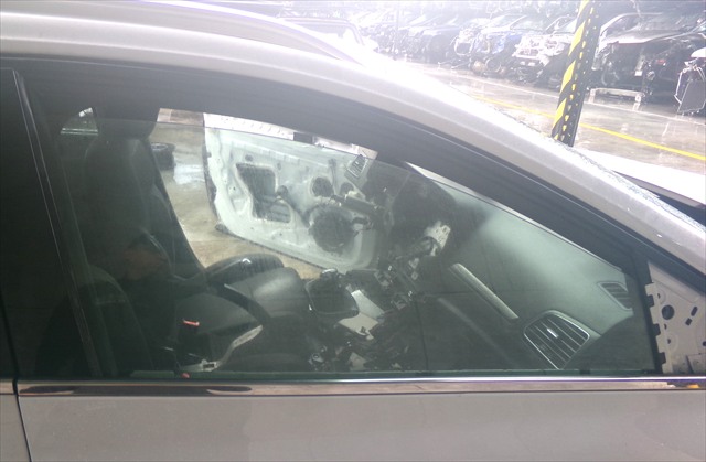 Cristal Puerta Delantera Derecha