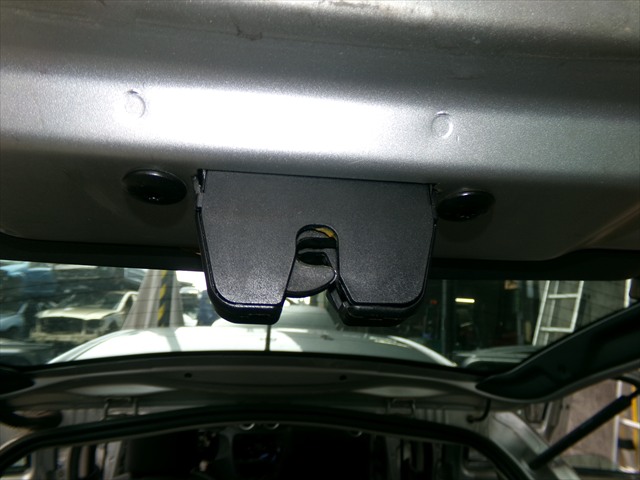 Cerradura Porton Maletero