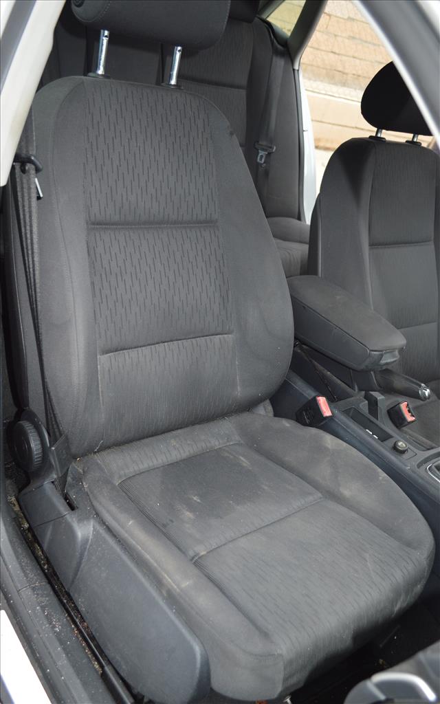 Asiento Delantero Dch.