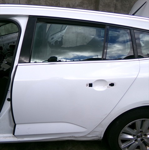 Puerta Trasera Izquierda