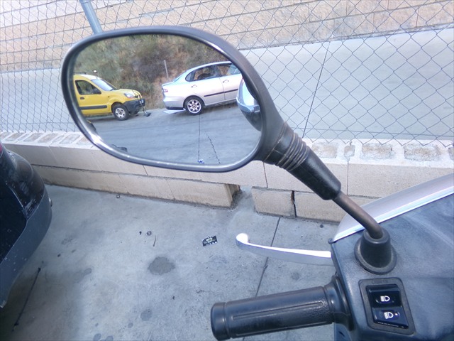 Retrovisor Izquierdo
