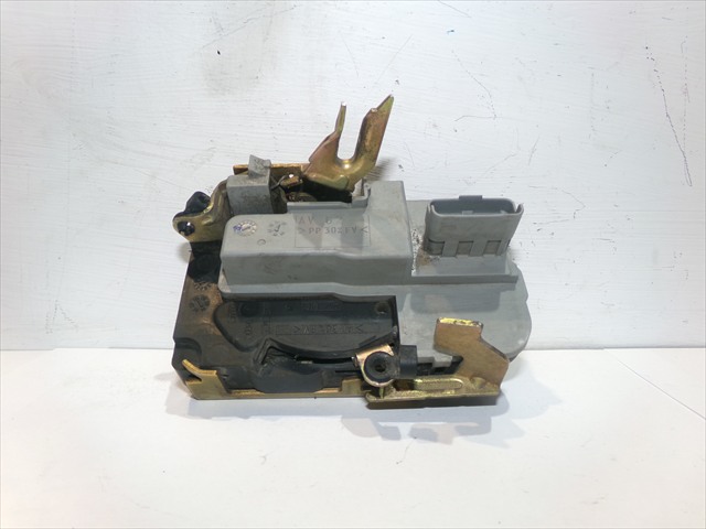 Cerradura Delantero Izquierda