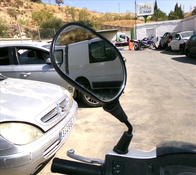 Retrovisor Izquierdo