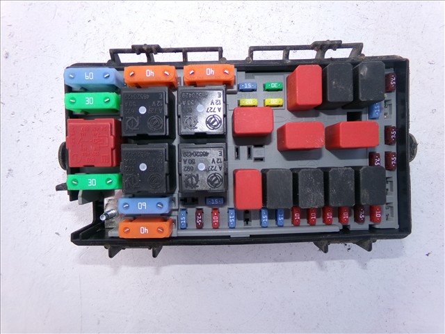 Caja Reles y Fusibles