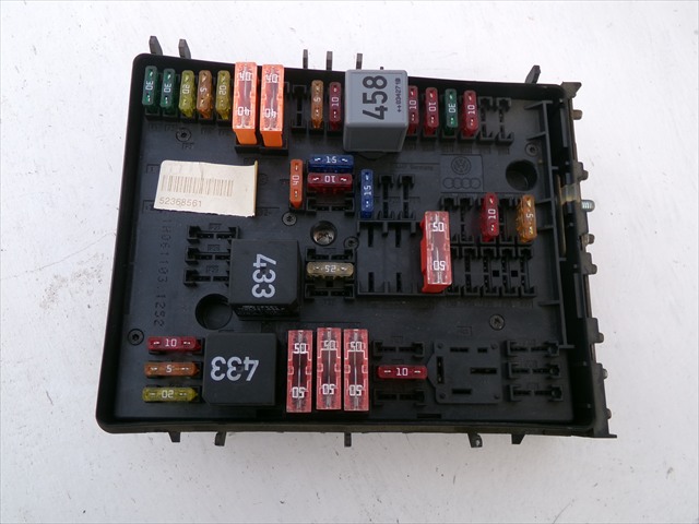 Caja Reles y Fusibles