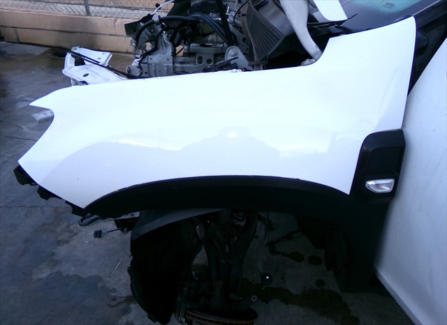 Aleta Delantera Izquierda