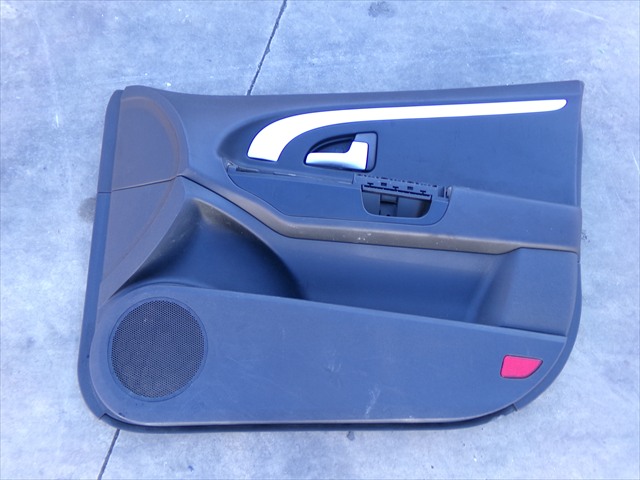 Guarnecido Delantero Derecho