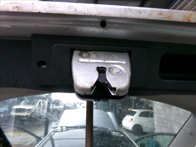 Cerradura Porton Maletero