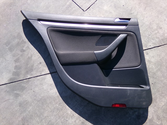 Guarnecido Trasero Izquierdo